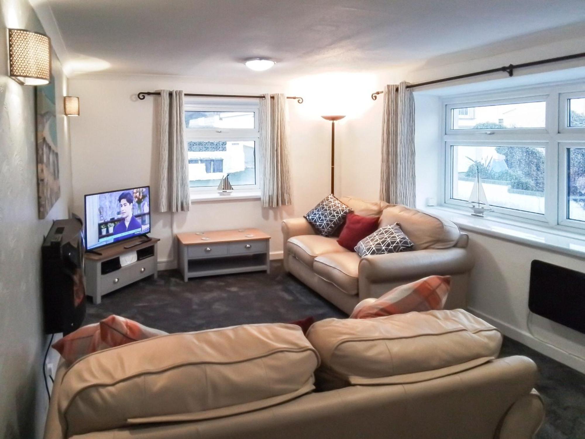 Quay Side Villa Кемайс Бей Екстериор снимка